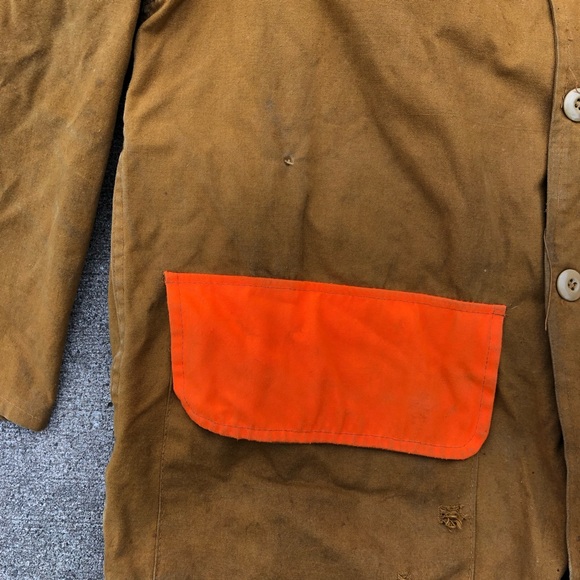 70s SafeTbak hunting/shooting jacket in L
Distressed as shown - Picture 5 of 7